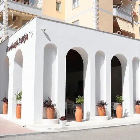 Hotel Kompleksi Muja 4*