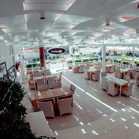 Hotel Kompleksi Muja 4*