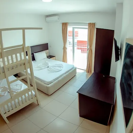 Ξενοδοχείο Kompleksi Muja 4*