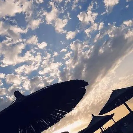 Kompleksi Muja Ξενοδοχείο Velipojë